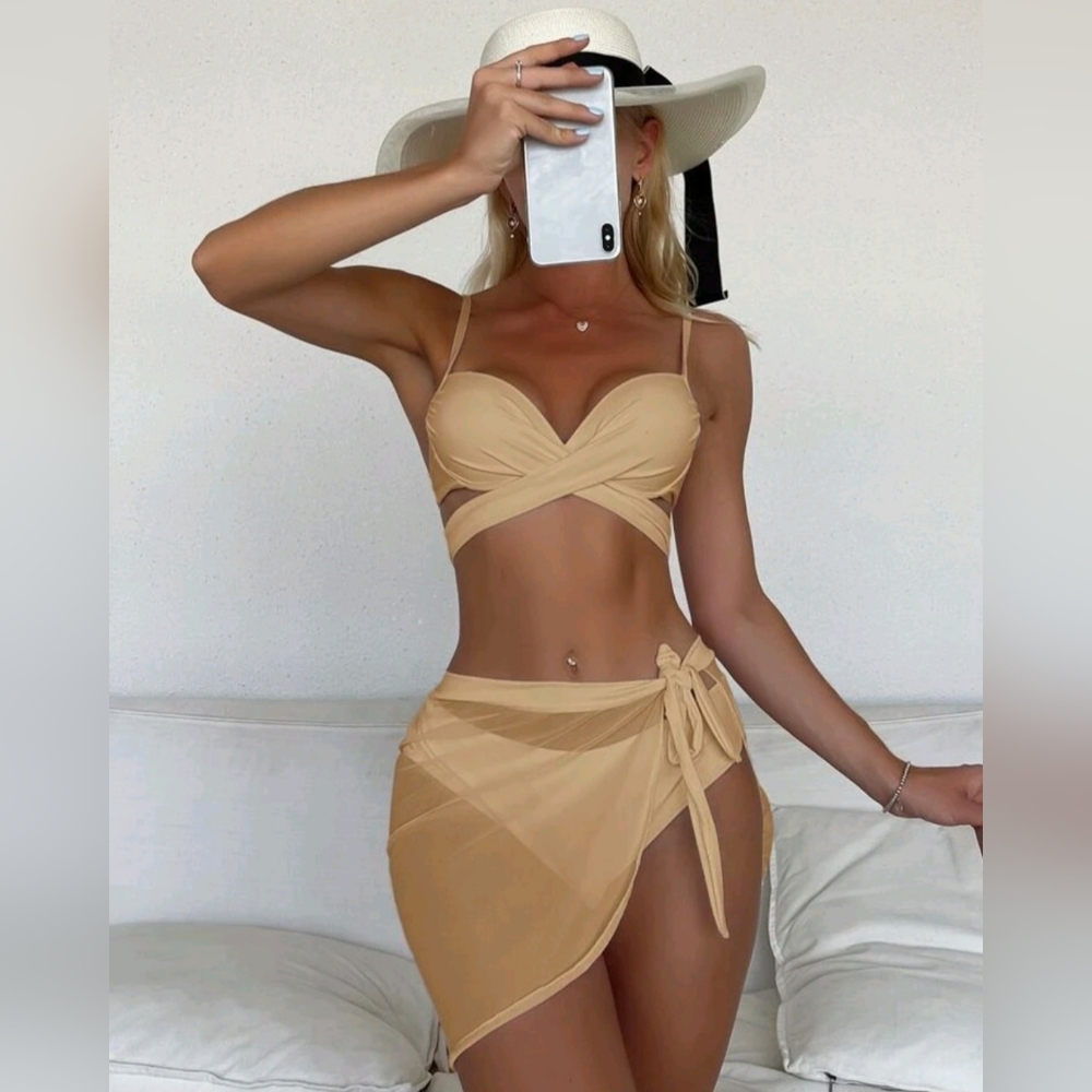 Underwired push up bikini swimsuit with skirt beach. Size M.